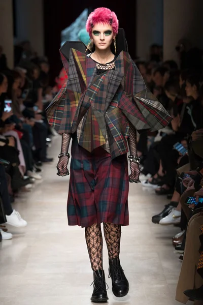 Look 12